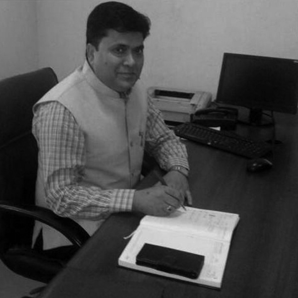 Dr. Manoj Agarwal